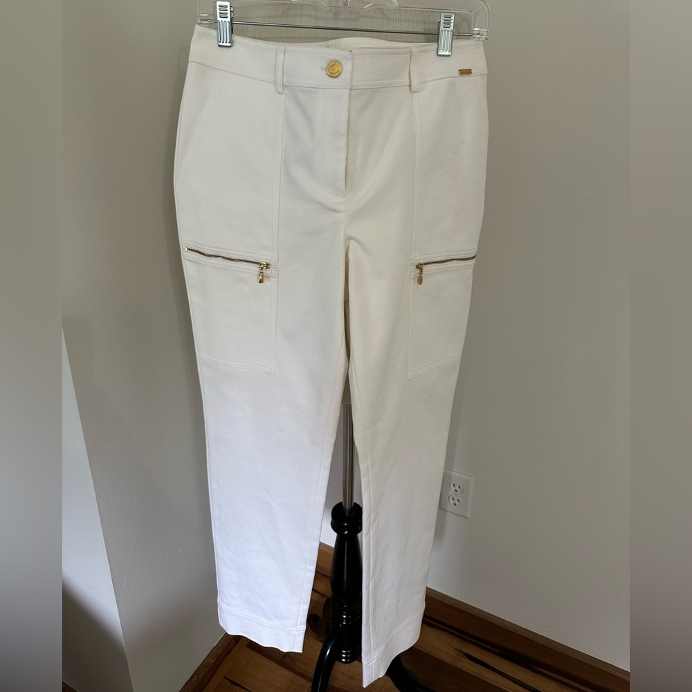 St. John Off-White Cropped Pants with Gold Accents Sz 6